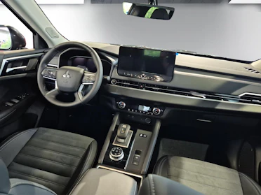 MITSUBISHI OUTLANDER 13
