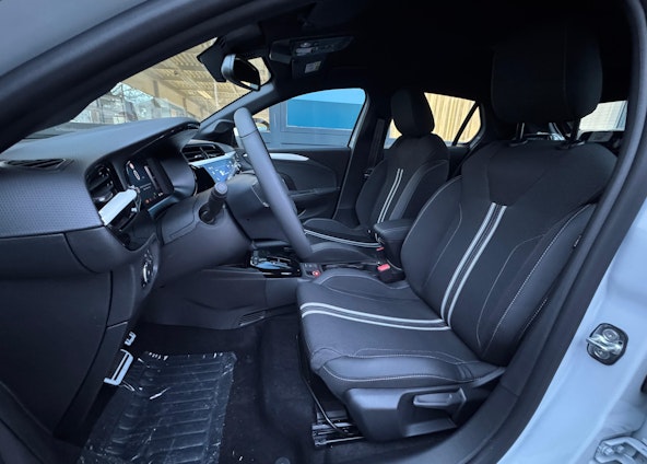 Vehicle image 6 Vehicle image 6