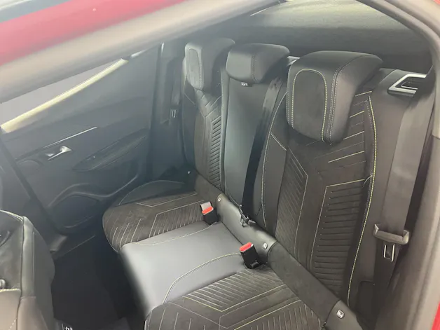 Peugeot 2008 1.2 Hybrid 145 GT