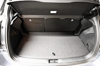 https://vehicle.imgix.net/4188768/96a45973-8f1a-4d3b-80e8-71a1f0c5d72a.jpg