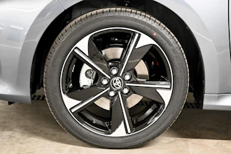 https://vehicle.imgix.net/4188768/eea88d63-fa2d-452f-abaa-b446249141a0.jpg