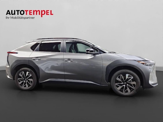 Vehicle image 12 Vehicle image 12