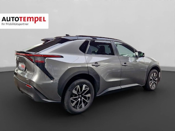 Vehicle image 14 Vehicle image 14