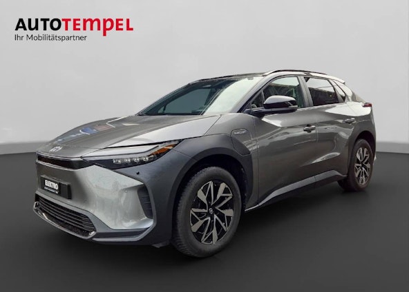 First vehicle image First vehicle image