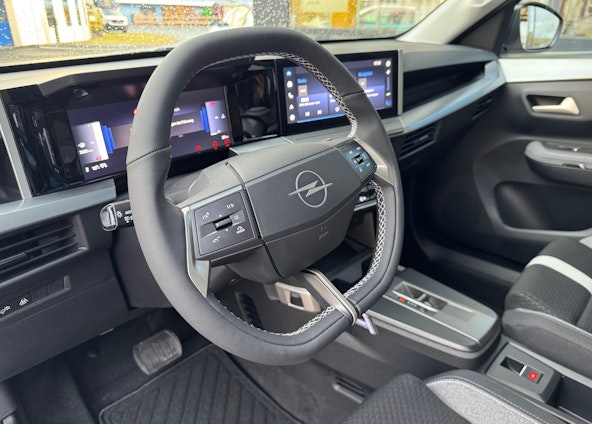 Vehicle image 9 Vehicle image 9