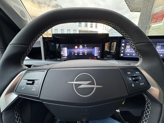 Vehicle image 13 Vehicle image 13