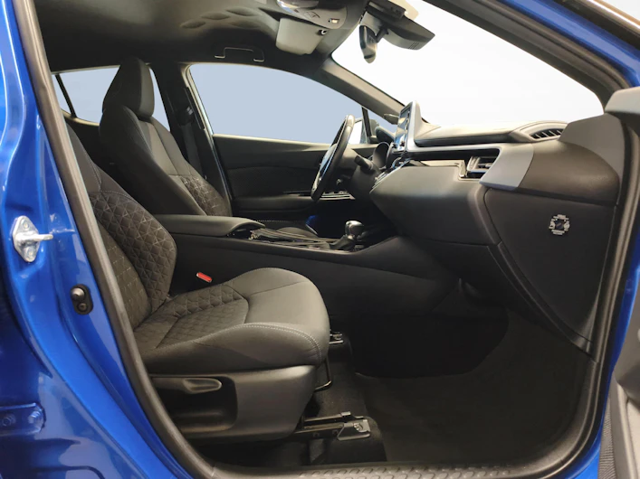 immagine del veicolo TOYOTA C-HR