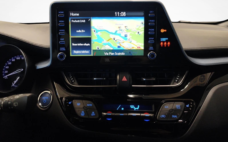 immagine del veicolo TOYOTA C-HR