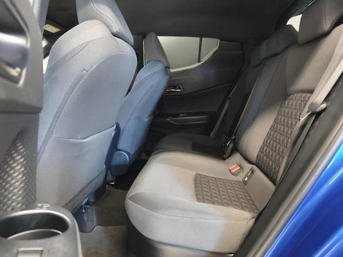 immagine del veicolo TOYOTA C-HR