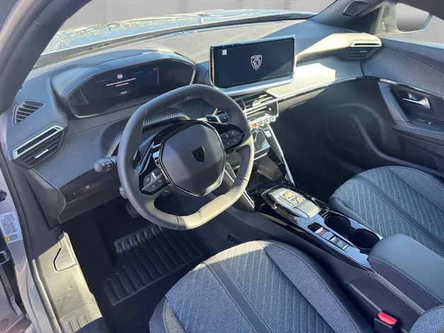 Peugeot 2008 1.2 Hybrid 145 Allure