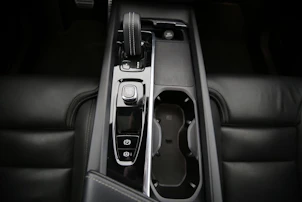 image du véhicule VOLVO XC60 2.0 B6 MH R-Design AWD