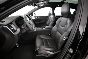 image du véhicule VOLVO XC60 2.0 B6 MH R-Design AWD