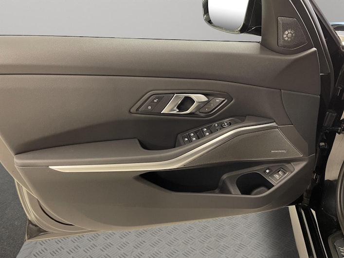 immagine del veicolo BMW 3 SERIES