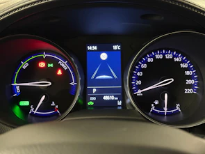 image du véhicule TOYOTA C-HR 2.0 VVTi HSD Trend