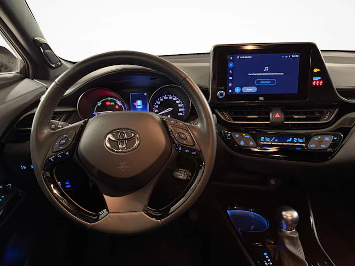 image du véhicule TOYOTA C-HR