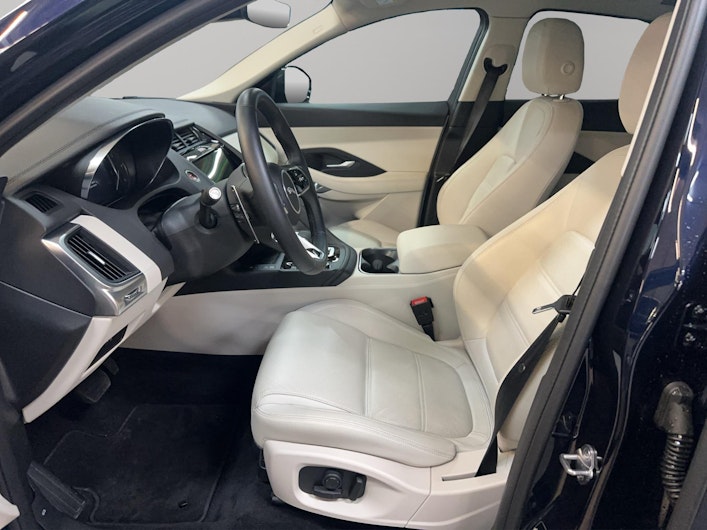 immagine del veicolo JAGUAR E-PACE