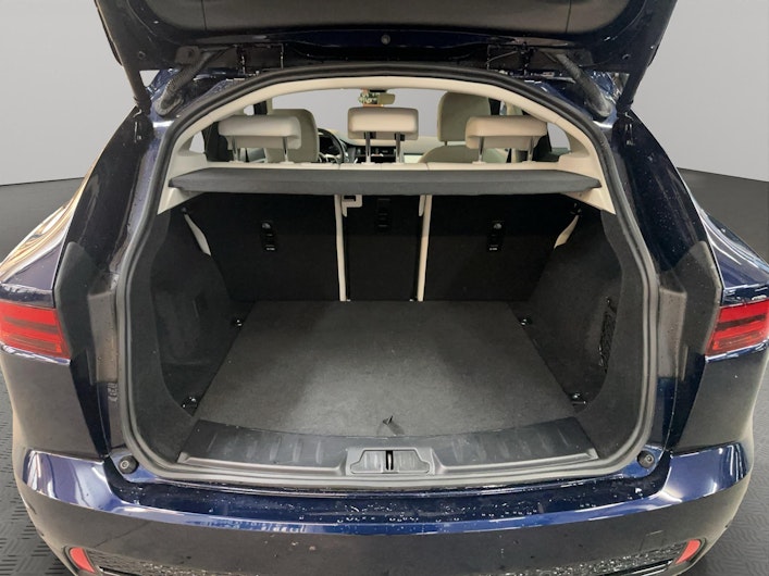 immagine del veicolo JAGUAR E-PACE