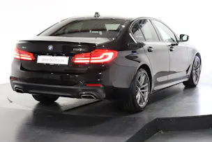 BMW 530e xDrive paddles