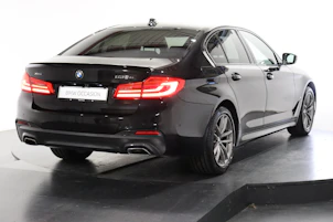 image du véhicule BMW 530e xDrive paddles