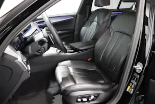 BMW 530e xDrive paddles