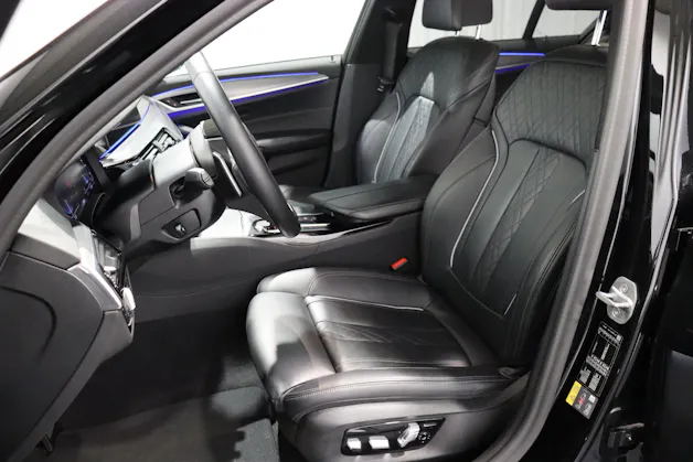 BMW 530e xDrive paddles