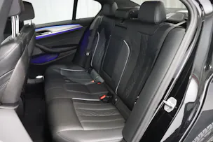 BMW 530e xDrive paddles