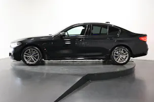 BMW 530e xDrive paddles