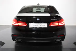 BMW 530e xDrive paddles