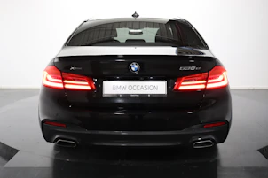 image du véhicule BMW 530e xDrive paddles