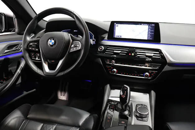 BMW 530e xDrive paddles