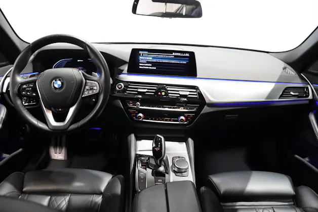 BMW 530e xDrive paddles