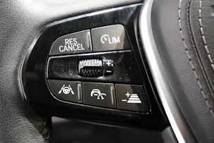 BMW 530e xDrive paddles
