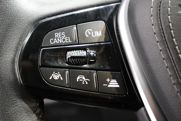 BMW 530e xDrive paddles