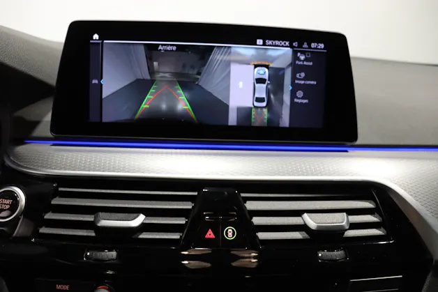 BMW 530e xDrive paddles