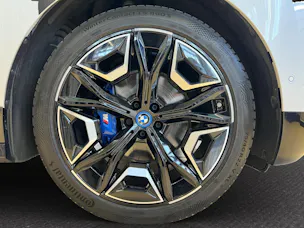 BMW iX xDrive M60