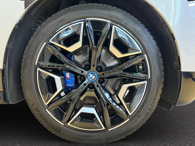 BMW iX xDrive M60