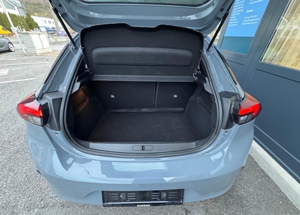 Vehicle image 5 Vehicle image 5