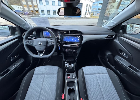 Vehicle image 6 Vehicle image 6