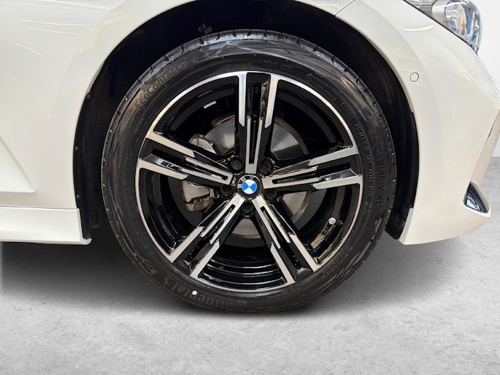 Vehicle image BMW 3 SERIES