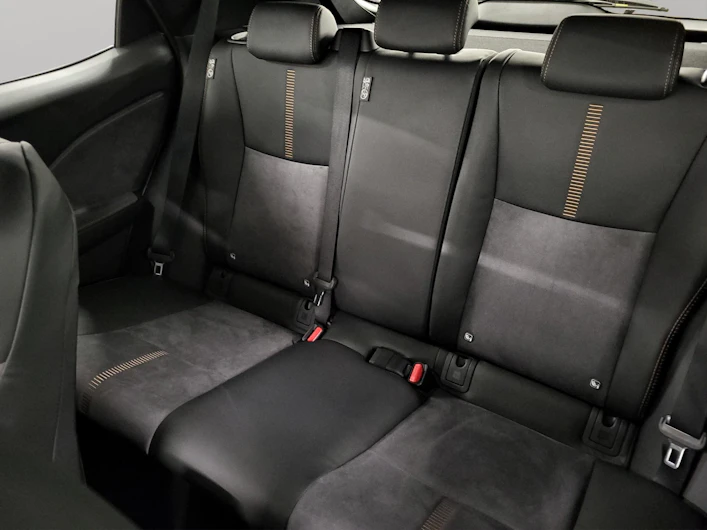 Fahrzeugbild LEXUS LBX