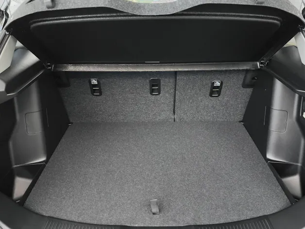 Suzuki S-Cross 1.4 T Sakura Hybrid 4x4