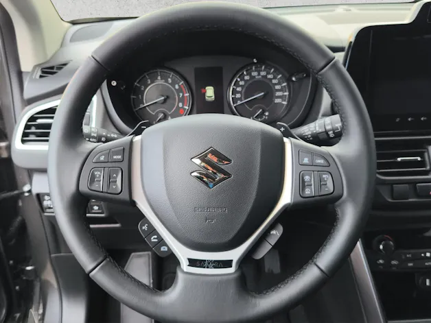 Suzuki S-Cross 1.4 T Sakura Hybrid 4x4