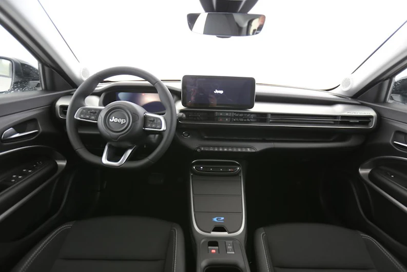 Fahrzeugbild JEEP AVENGER