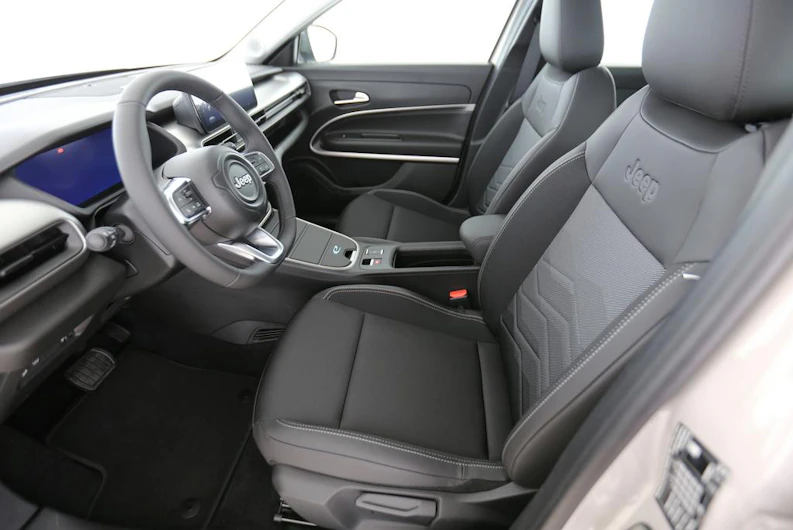 Fahrzeugbild JEEP AVENGER