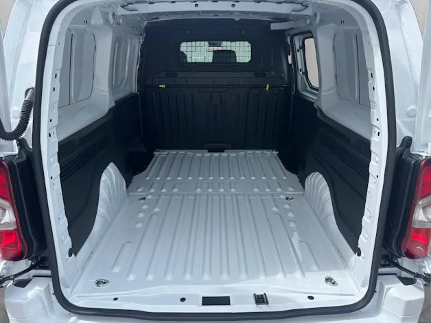 Peugeot Partner Kaw. 1000 Long vertiefte Kabine 1.5 BlueHDI 130 S/S
