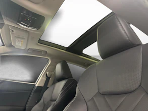 https://vehicle.imgix.net/4189090/21c294da-829c-4b4c-a159-08b1be707166.jpg