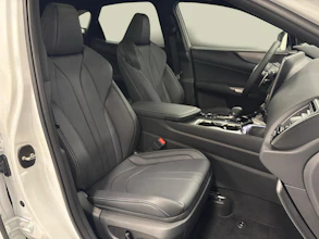 https://vehicle.imgix.net/4189099/26b662c9-e845-469b-9f7b-3647a5fff104.jpg