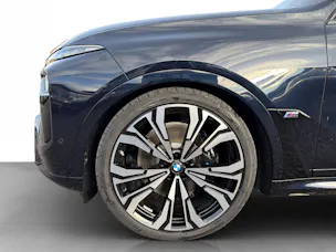 BMW X7 M60i