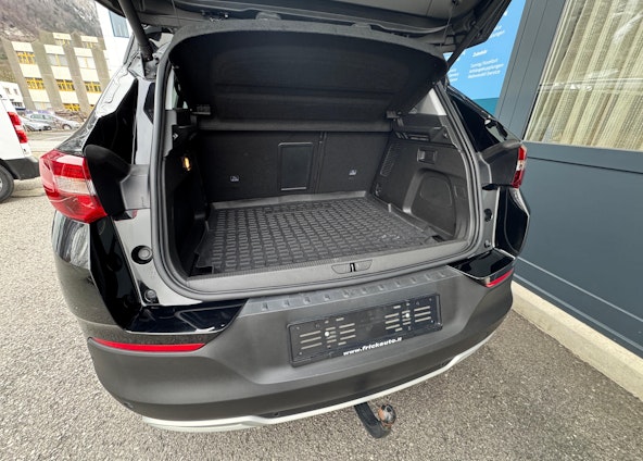 Vehicle image 4 Vehicle image 4