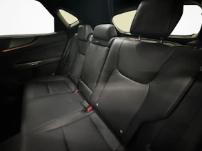 https://vehicle.imgix.net/4189146/37e8a5e7-ddfa-4631-8a01-4d24977aac8a.jpg